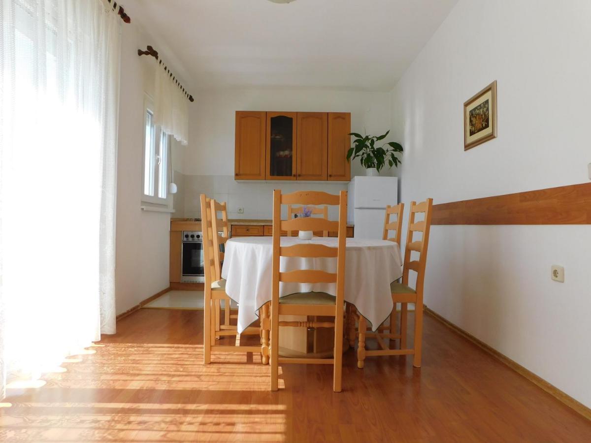 Apartmani Salus Паг Екстер'єр фото