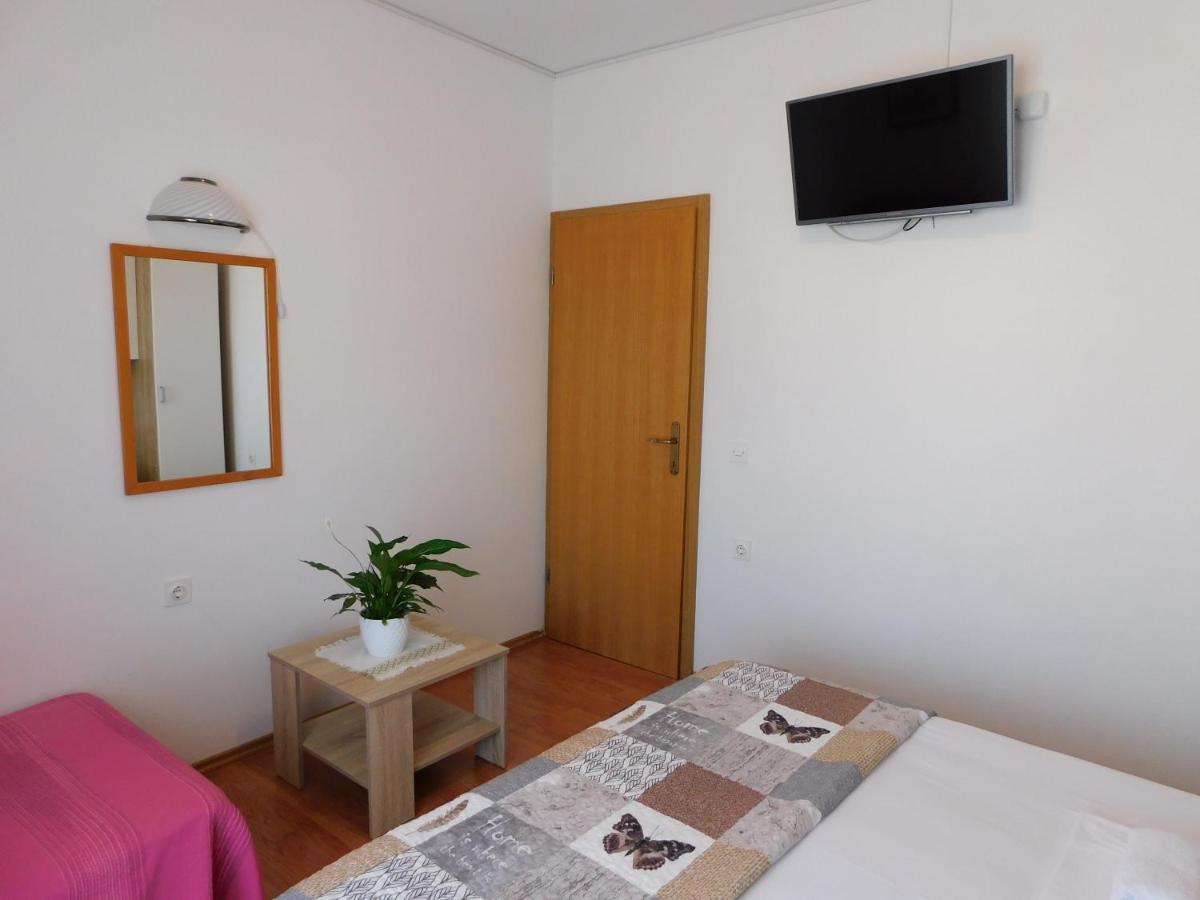 Apartmani Salus Паг Екстер'єр фото