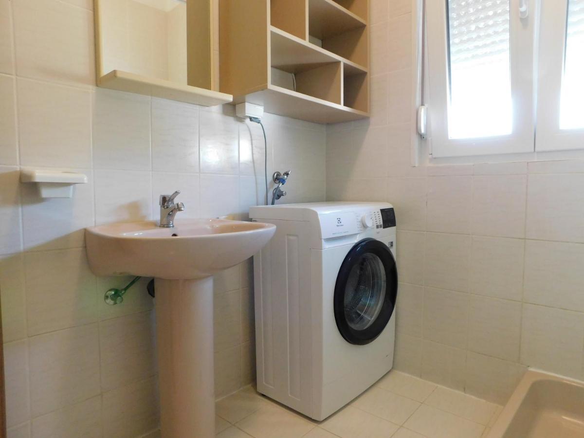 Apartmani Salus Паг Екстер'єр фото