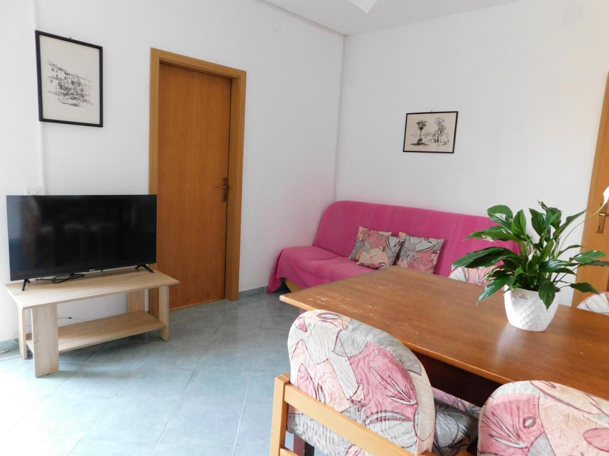Apartmani Salus Паг Екстер'єр фото