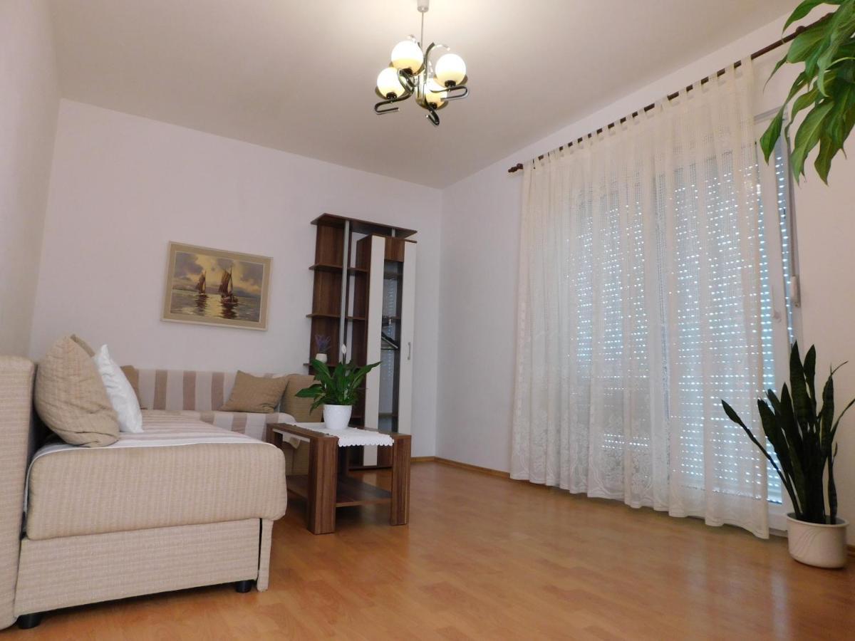 Apartmani Salus Паг Екстер'єр фото