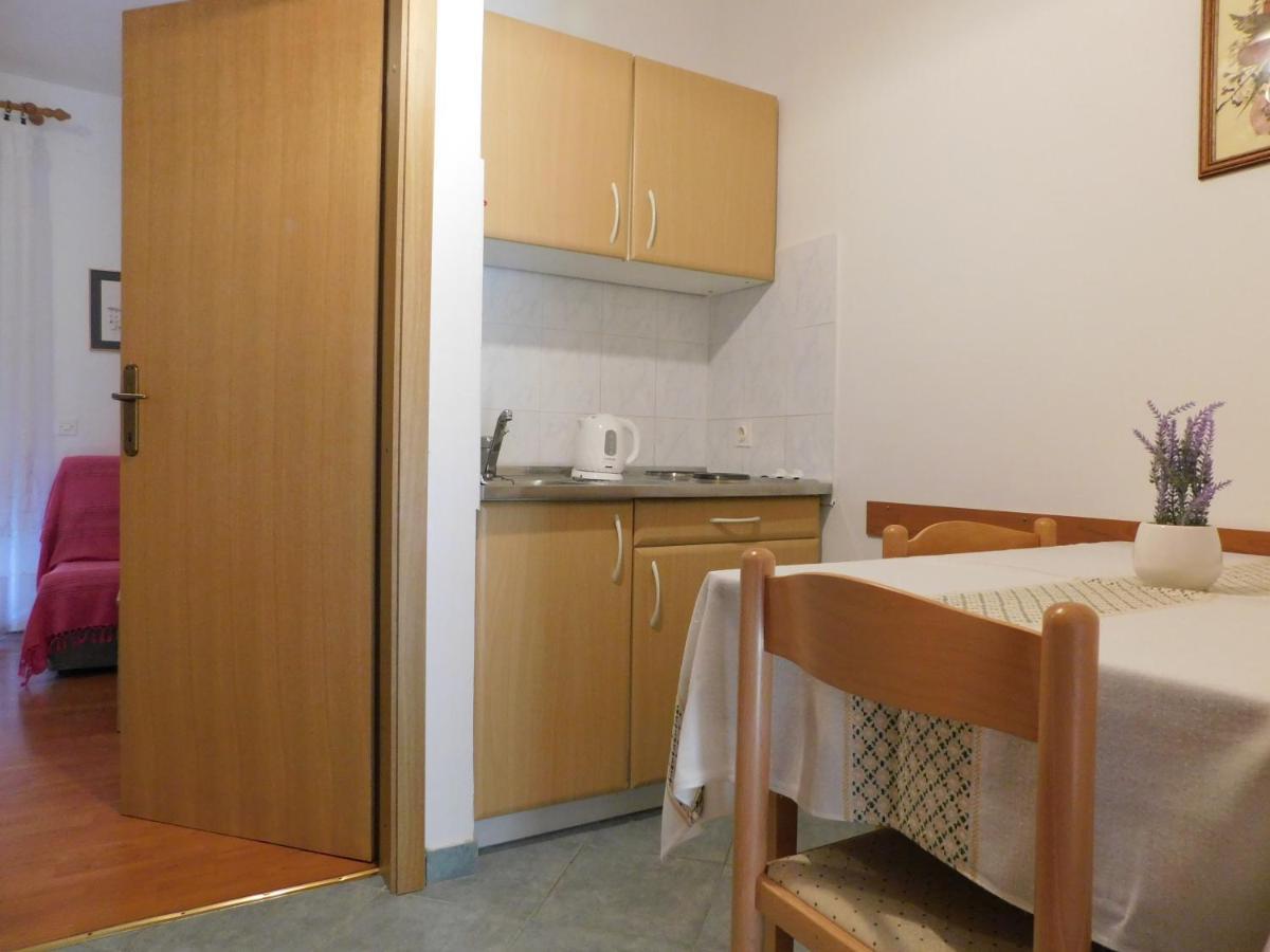 Apartmani Salus Паг Екстер'єр фото