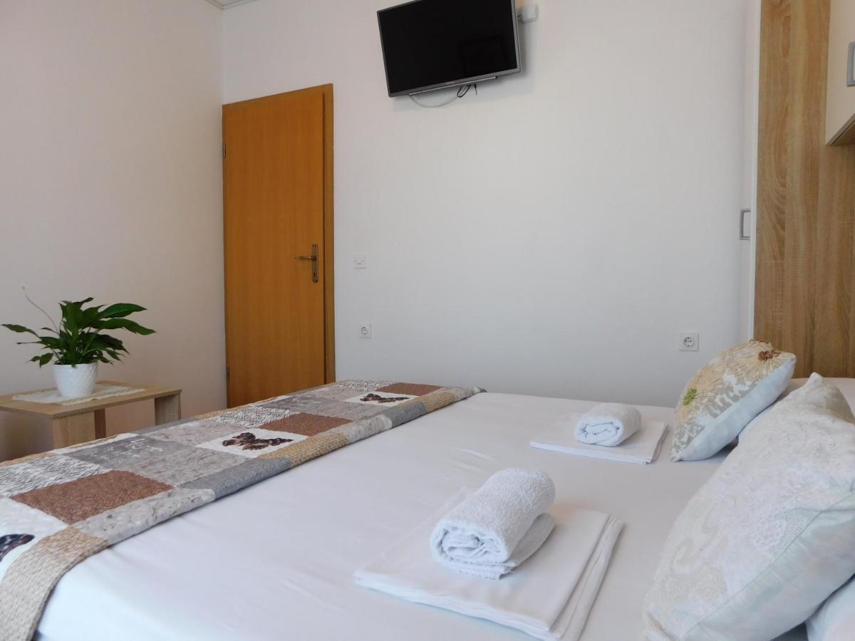 Apartmani Salus Паг Екстер'єр фото