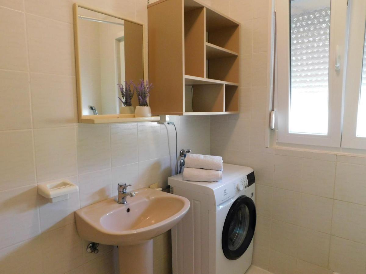 Apartmani Salus Паг Екстер'єр фото