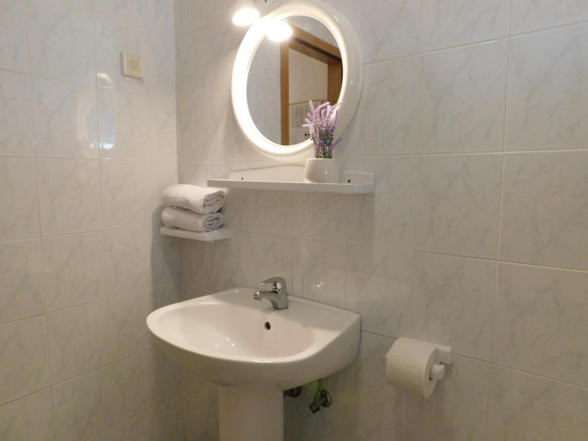 Apartmani Salus Паг Екстер'єр фото